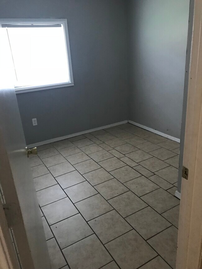 Foto del edificio - 1444 N Norman Ave