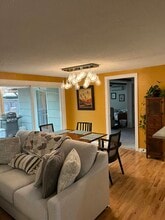 Building Photo - 1457 Ranchwood Dr