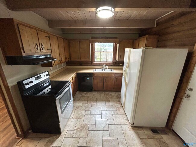 Foto del edificio - 4706 Whitehall Dr NW