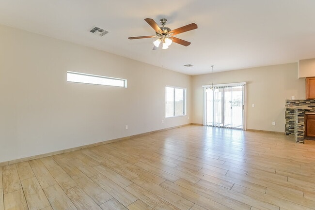 Building Photo - 14863 S Avenida Cucana