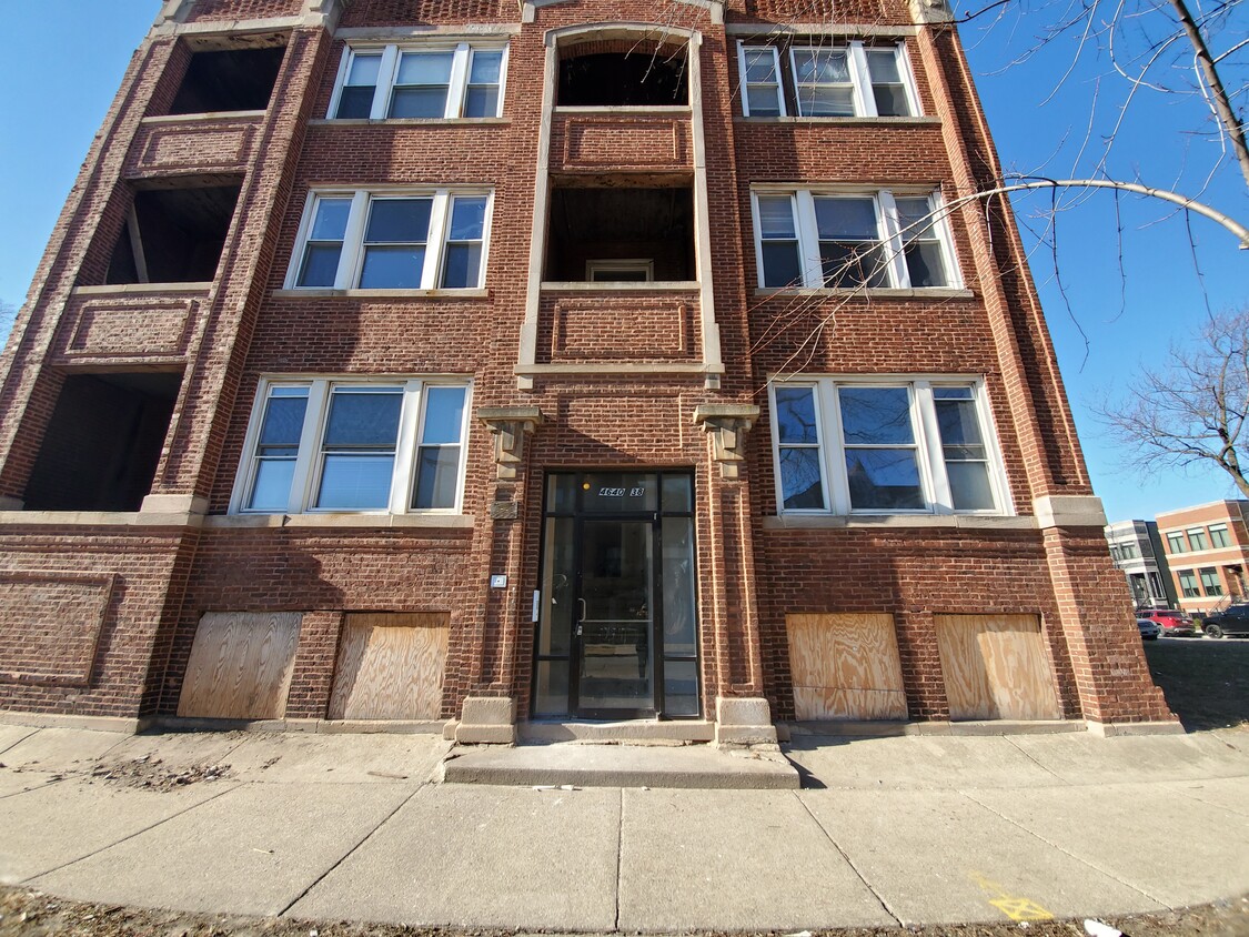 Foto principal - 4640 S St Lawrence Ave