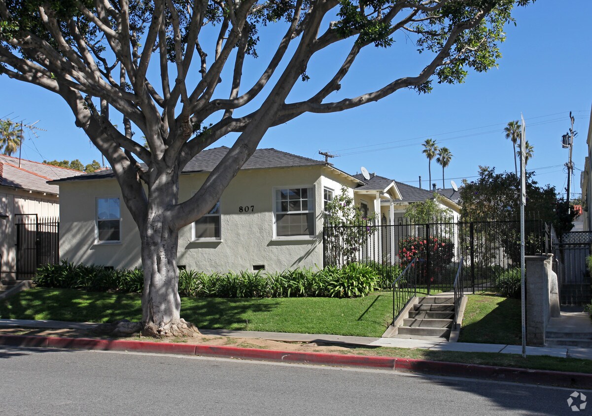 Primary Photo - 807 20th St