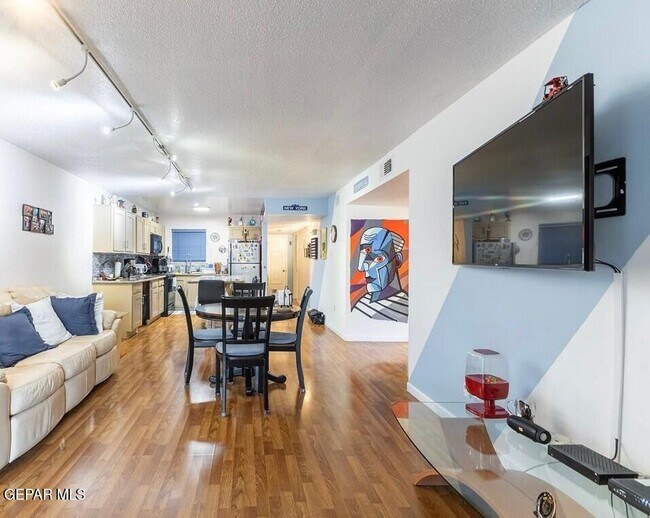 Foto del edificio - 4800 N Stanton St