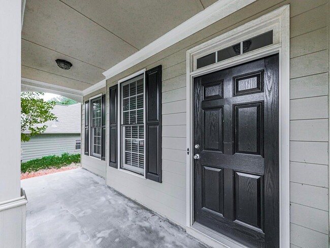 Building Photo - 3032 Woodbridge Ln