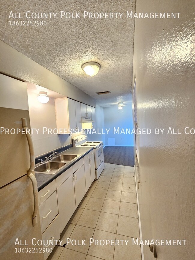 Building Photo - 1122 Mercury Dr W