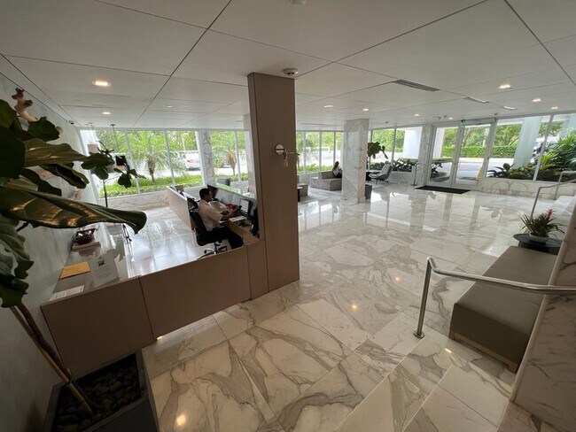Foto del edificio - 199 Ocean Lane Dr