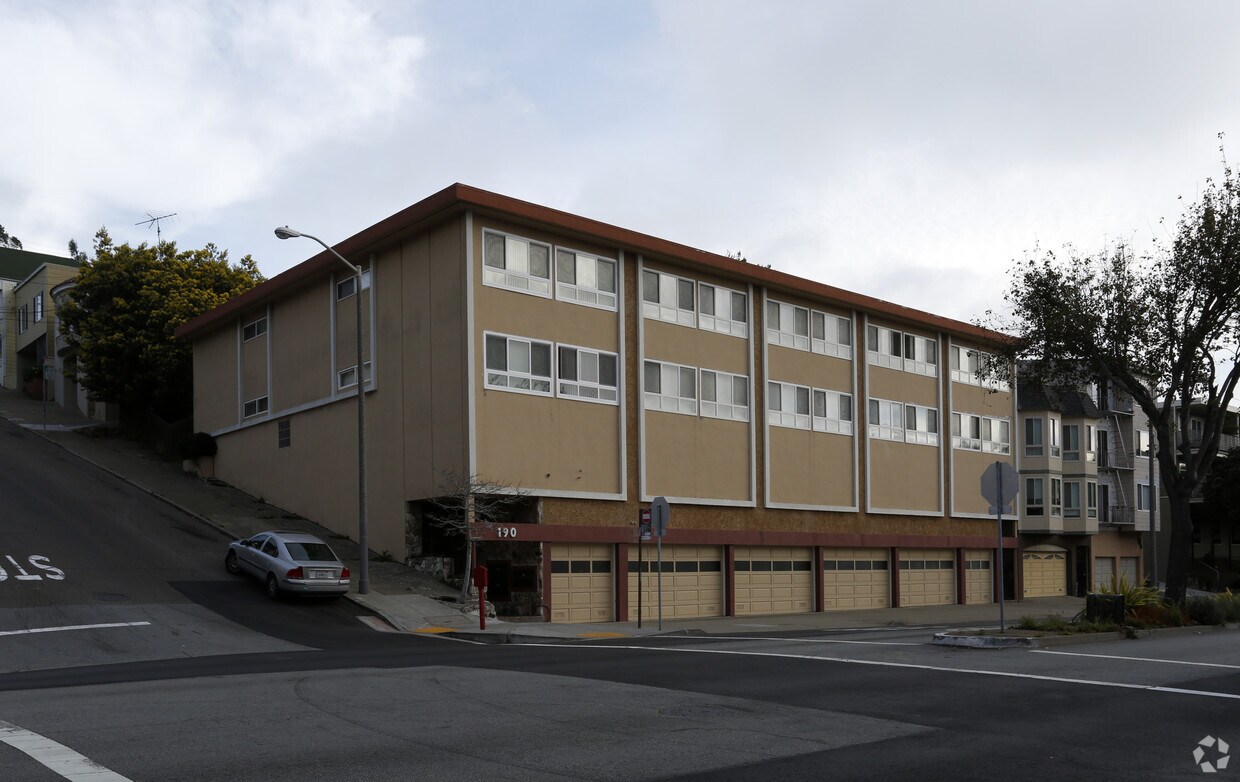 Primary Photo - 190 Monterey Blvd