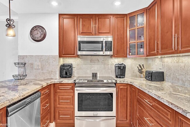 Foto del edificio - 2 br, 1.5 bath Condo - 1150 Hillsboro Mile...