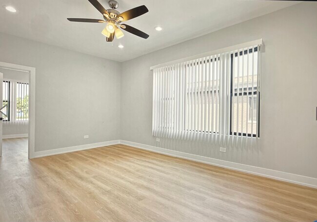 Foto del edificio - 7608 N Rogers Ave