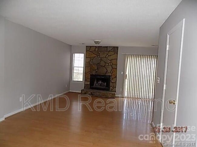 Building Photo - 6425 Windsor Gate Ln