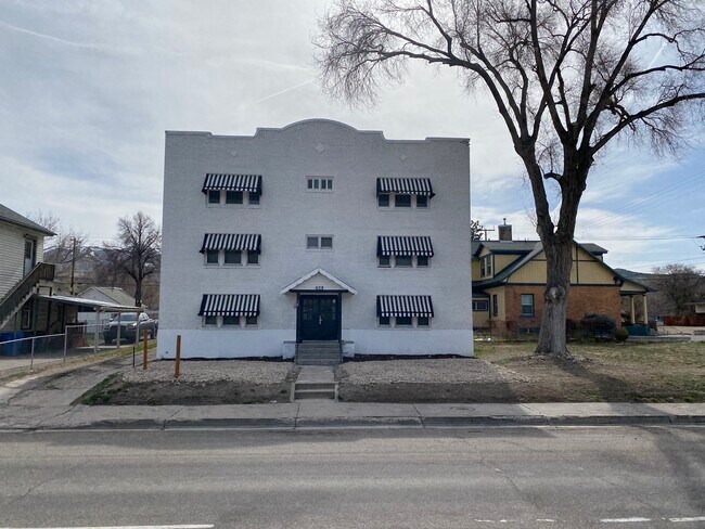 Foto del edificio - 629 S Main St