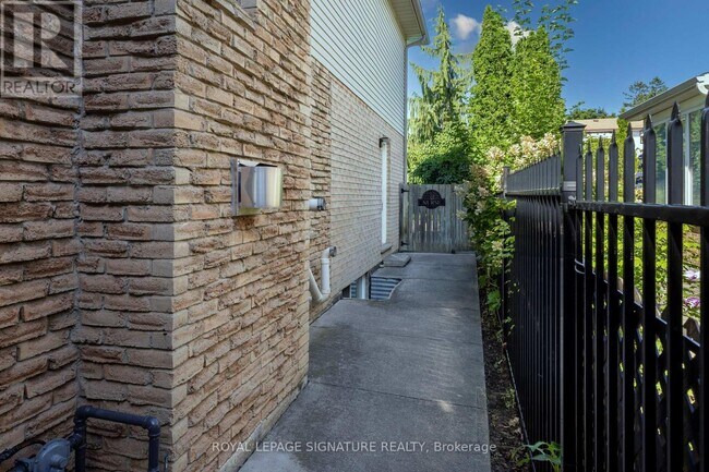 Building Photo - 2545 Evelyn Ct