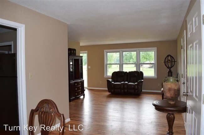 Building Photo - 3 br, 2 bath House - 30950 Highway 25