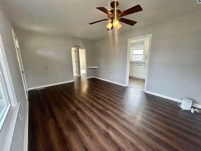 Foto del edificio - 619 N Grandview St