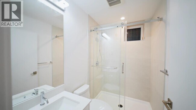 Photo du bâtiment - 2236 E 5th Ave
