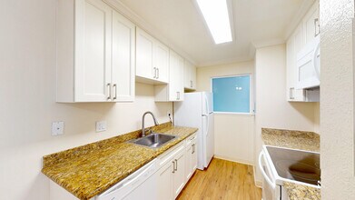 Building Photo - 531 Alameda del Prado