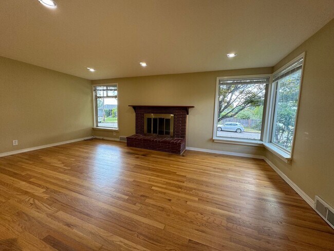 Foto del edificio - Charming rambler 2 bed 1 bath and office s...