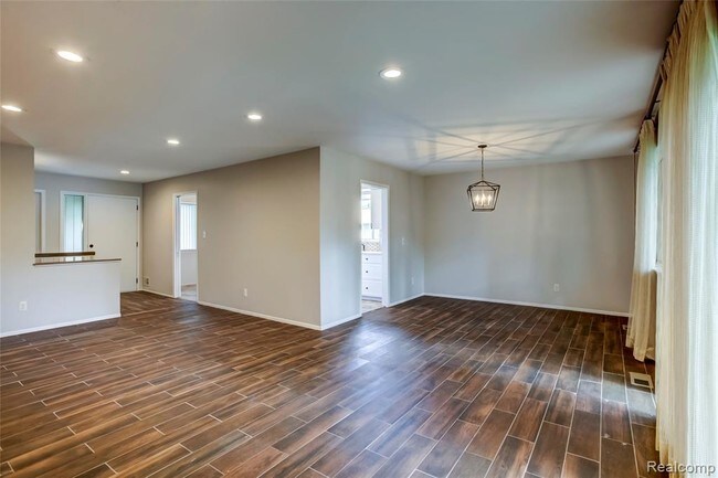 Building Photo - 4596 Laurel Club Cir