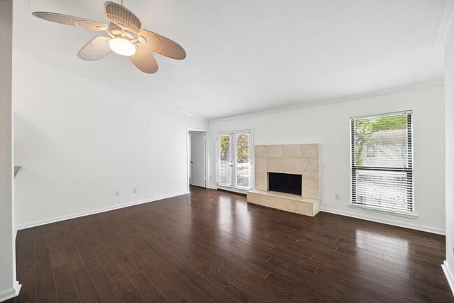 Building Photo - 2425 Augusta Dr