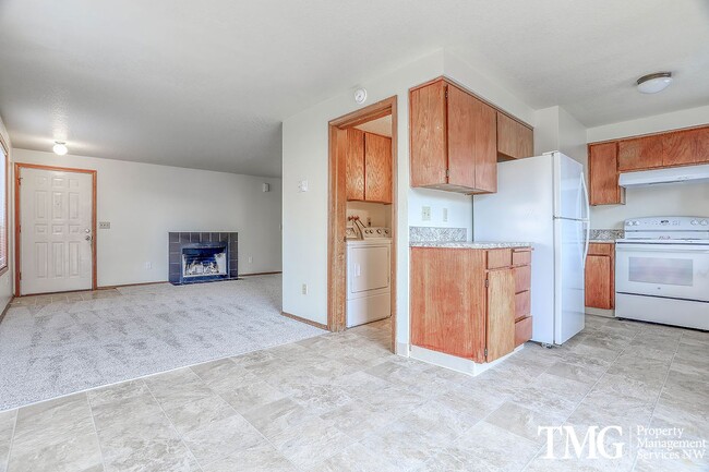 Building Photo - 618-620 SE 131st Ct.