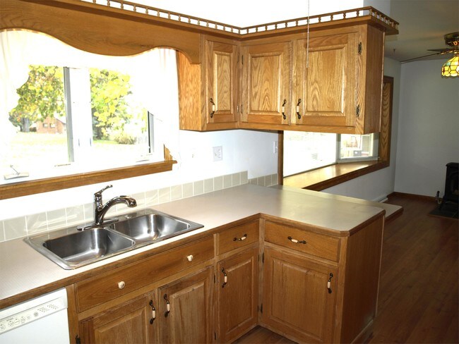 Building Photo - 5601 Thunderbird Cir NW