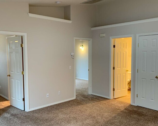 549 Tulipan Way, Talent, OR 97540 House Rental in Talent, OR