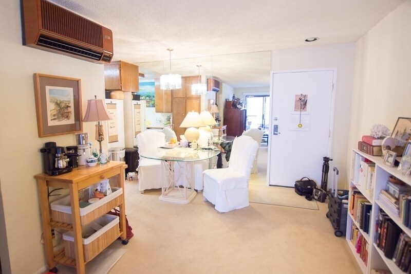 Foto principal - Senior 62+ 1-bedroom Condo For Rent In UTC