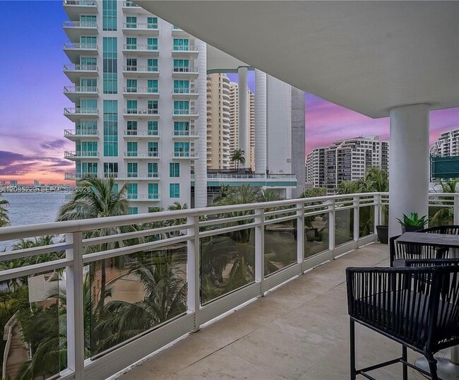 Building Photo - 901 Brickell Key Blvd