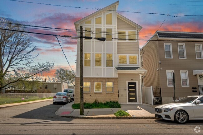 Building Photo - 86 Belmont Ave