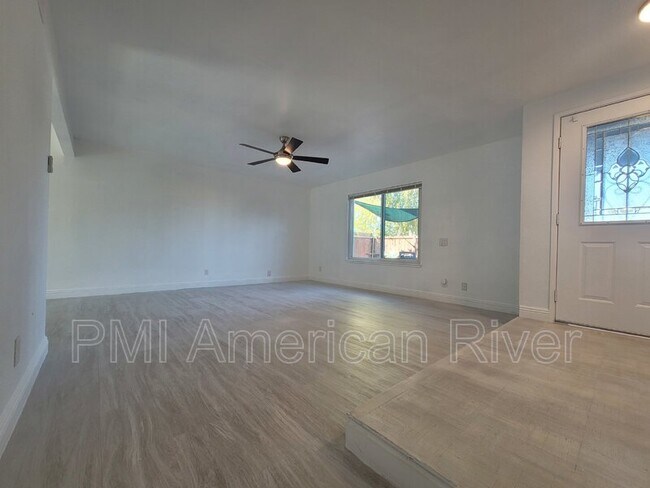 Foto del edificio - 9368 Premier Way