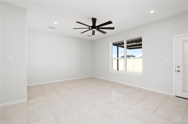 Foto del edificio - 5405 N Crown Point