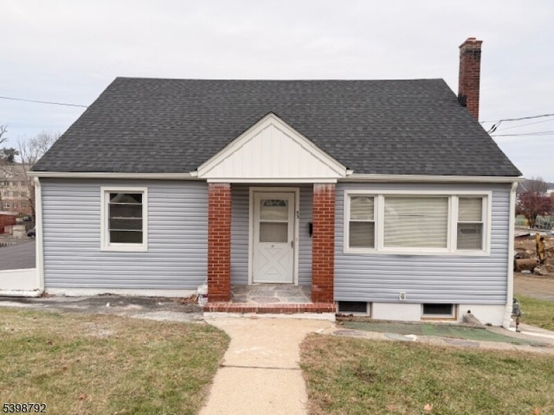 Primary Photo - 83 Academy St