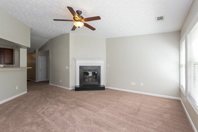 Building Photo - 303 Stone Valley Xin
