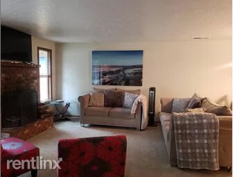 Building Photo - 3 br, 2 bath House - 2487 Four Point St NE