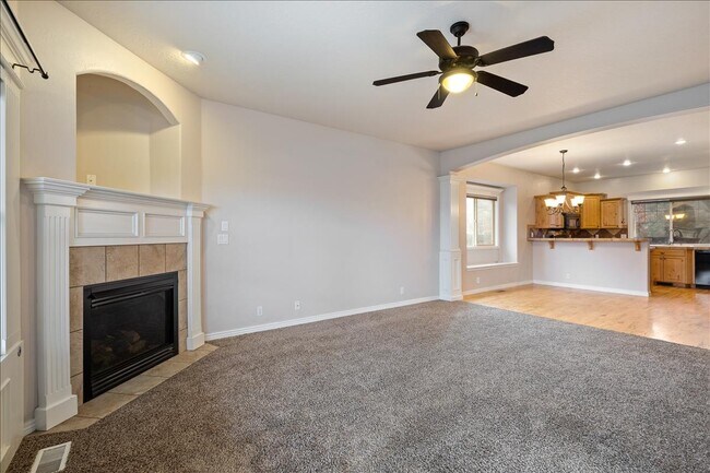 Building Photo - 812 W White Sands Dr