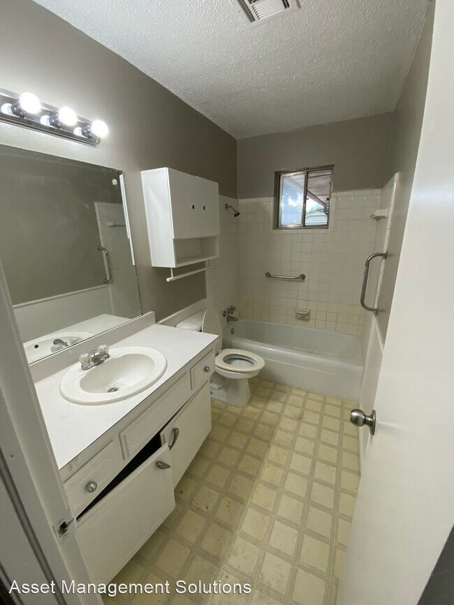 Building Photo - 5 br, 2 bath House - 8129 NW 29th