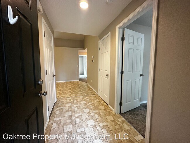 Building Photo - 3 br, 2 bath House - 1352 Ridgeview St