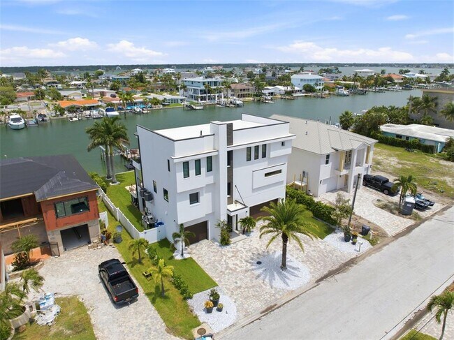 Foto del edificio - 11365 6th St E