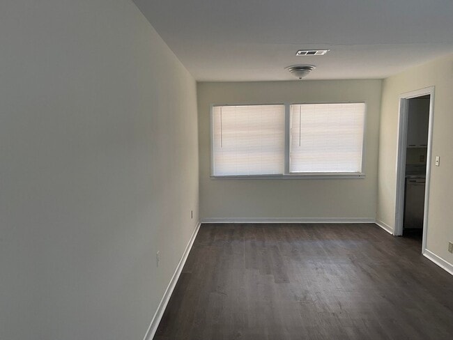 Foto del edificio - Great House for Rent off Deans Bridge Road