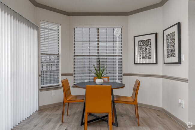 1BR, 1BA - 908SF - A4 - Dining Area - Saxon Woods