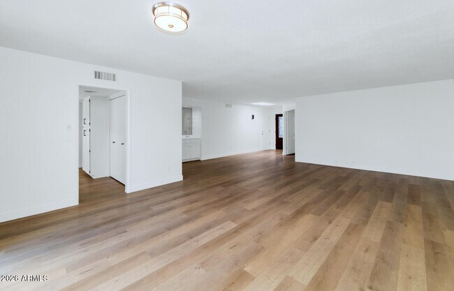 Foto del edificio - 8151 E Del Joya Dr