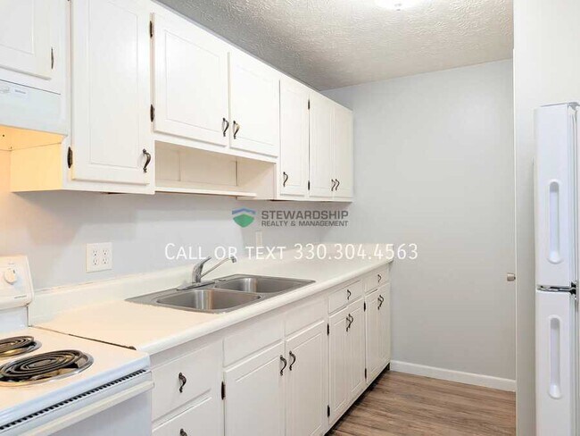 Foto del edificio - 1111 N Elm St