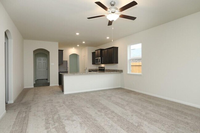 Foto del edificio - 569 Amberwood Pk Dr
