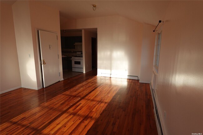 Foto del edificio - 1053 E 58th St