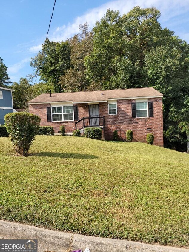 Foto principal - 3680 Adkins Rd NW