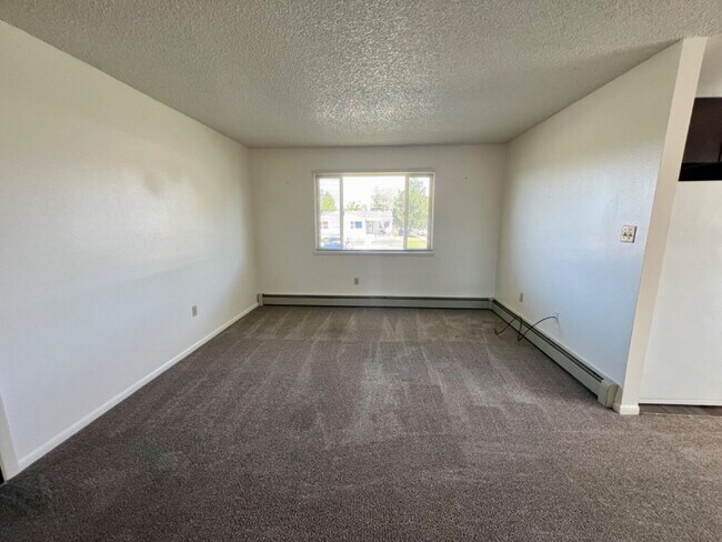 Foto del edificio - Two Bedroom with Garage Ready Now