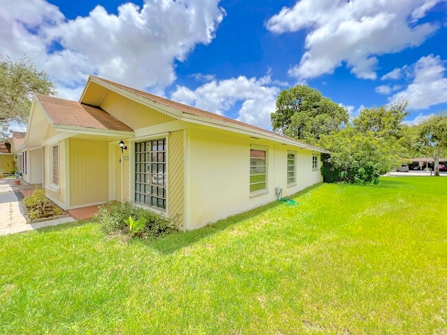 Building Photo - 3618 W Bell Dr