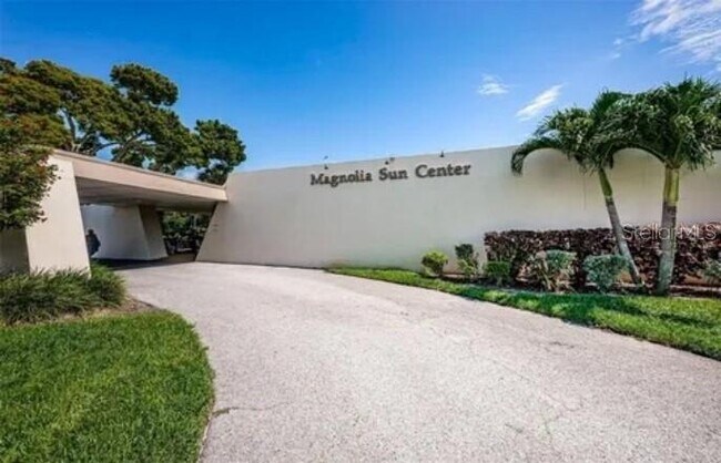 Foto del edificio - 5967 Terrace Park Dr N