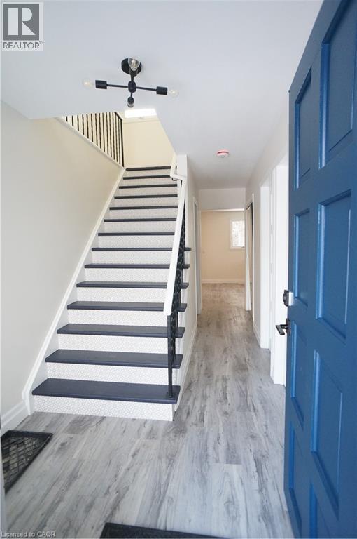 Photo du bâtiment - 79 Kortright Rd W