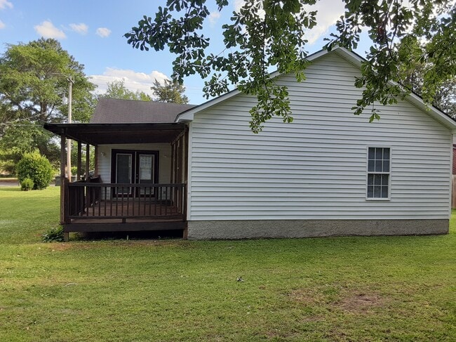 Back Deck - 737 Lincoln St S
